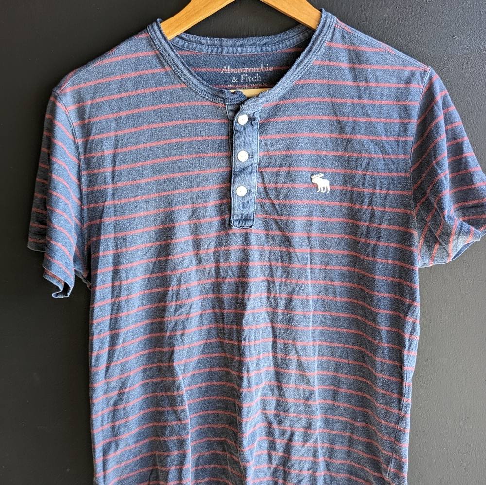 Abercrombie& Fitch size small men's striped tee